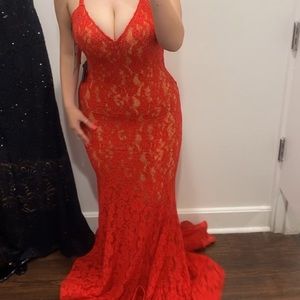 BRAND NEW PROM DRESS !!!